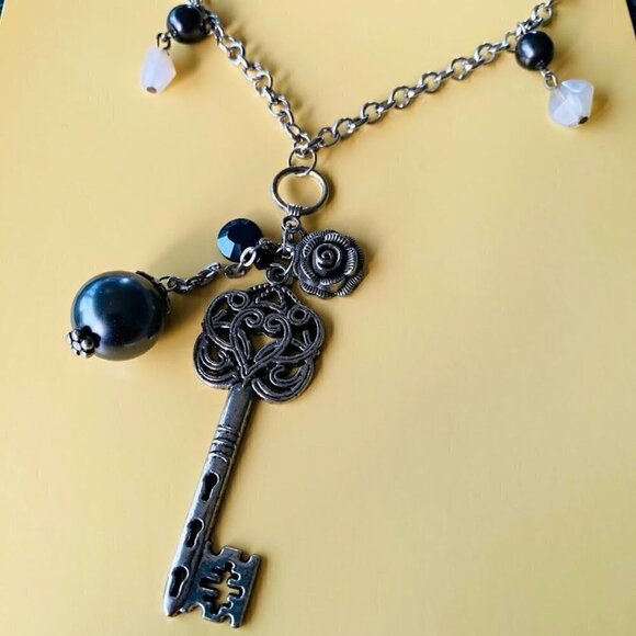 Vintage Filigree Key Charm and Grey Pearl Pendant Necklace #6 - Picture 2 of 4